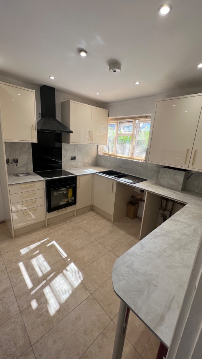 Kitchen Fitter: Image 32